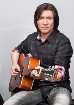 Александр Сухарев (Экивоки) выбрает гитары Godin! 